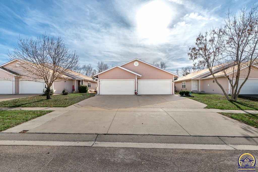 7237 SW 23rd CT, Topeka, KS 66614