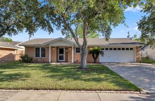 120 Daniel Moore Ave, Portland, TX 78374