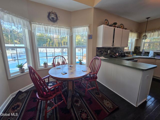 26 Woodshire Court, Queensbury, NY 12804