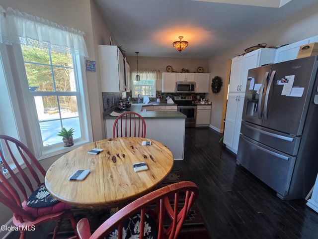 26 Woodshire Court, Queensbury, NY 12804