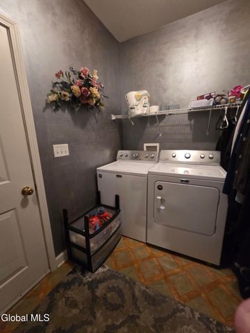 26 Woodshire Court, Queensbury, NY 12804