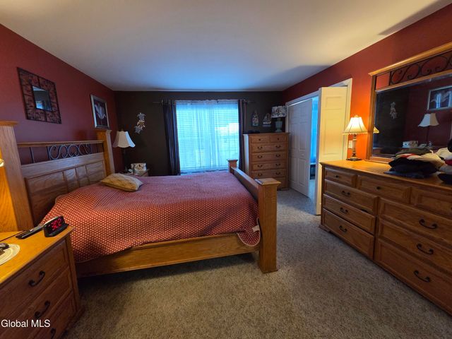 26 Woodshire Court, Queensbury, NY 12804