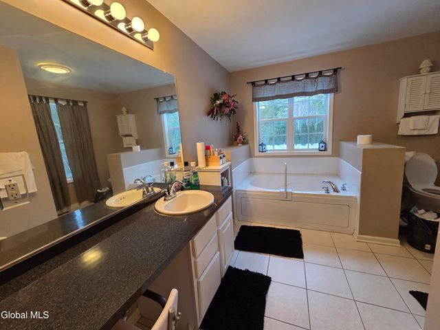 26 Woodshire Court, Queensbury, NY 12804