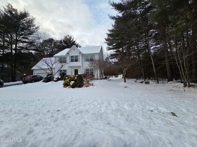 26 Woodshire Court, Queensbury, NY 12804
