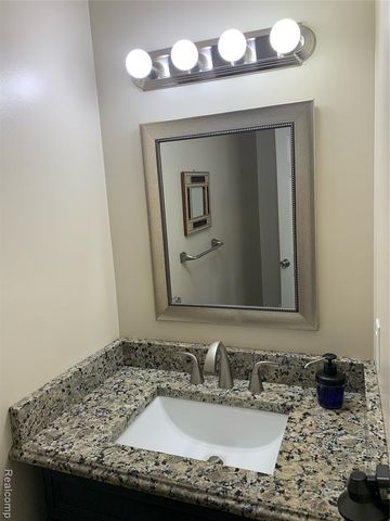 46721 Peach Grove, Macomb, MI 48044