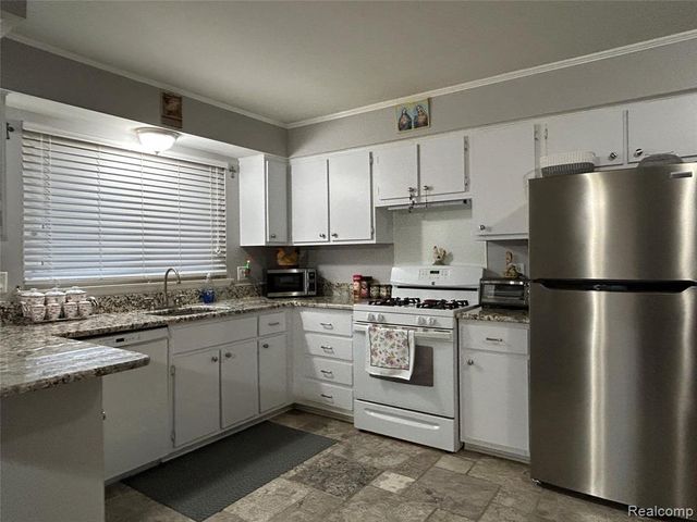 46721 Peach Grove, Macomb, MI 48044