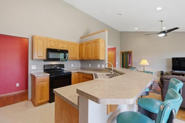 701 RODEFELD Way, Madison, WI 53718