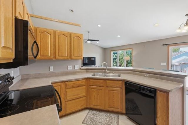 701 RODEFELD Way, Madison, WI 53718