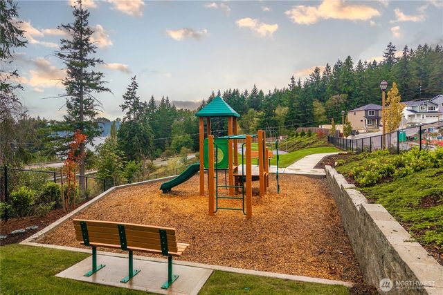 2031 NE Norseman Way, Poulsbo, WA 98370
