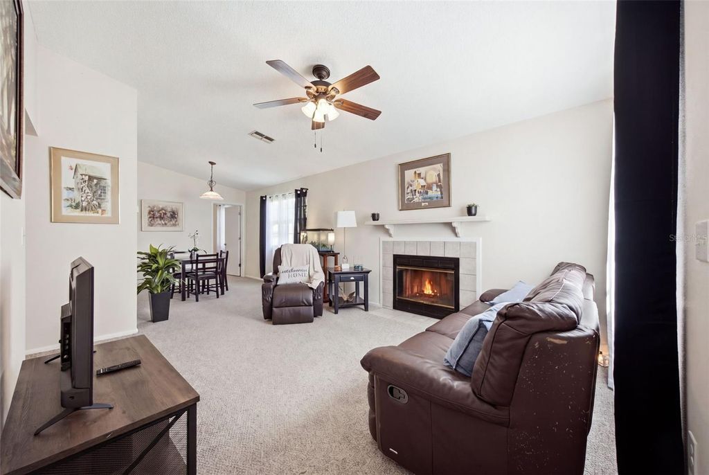 Image 2 of property listing at 3884 59TH AVENUE W 4198, Bradenton, FL 34210