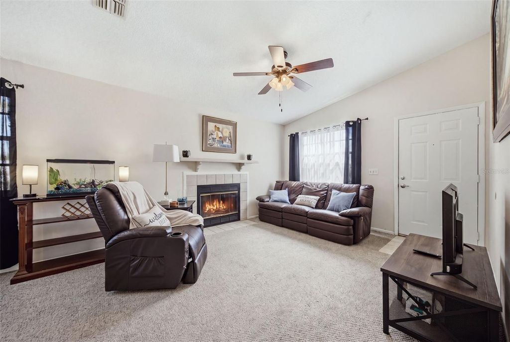 Image 7 of property listing at 3884 59TH AVENUE W 4198, Bradenton, FL 34210
