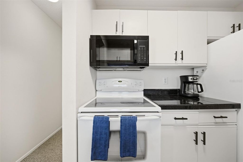 Image 10 of property listing at 3884 59TH AVENUE W 4198, Bradenton, FL 34210
