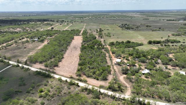 000 CR 477, Stockdale, TX 78160