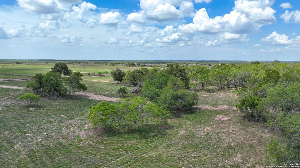 000 CR 477, Stockdale, TX 78160