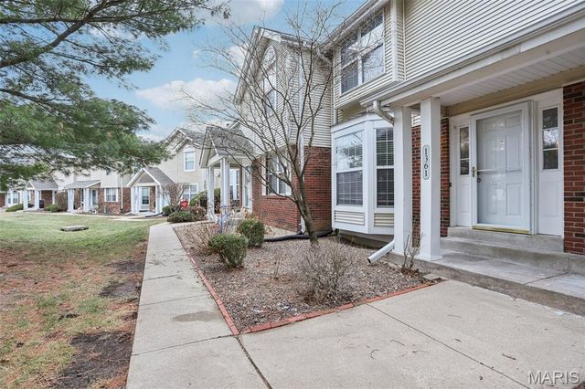 1361 Forest Creek Drive 3, St Peters, MO 63303