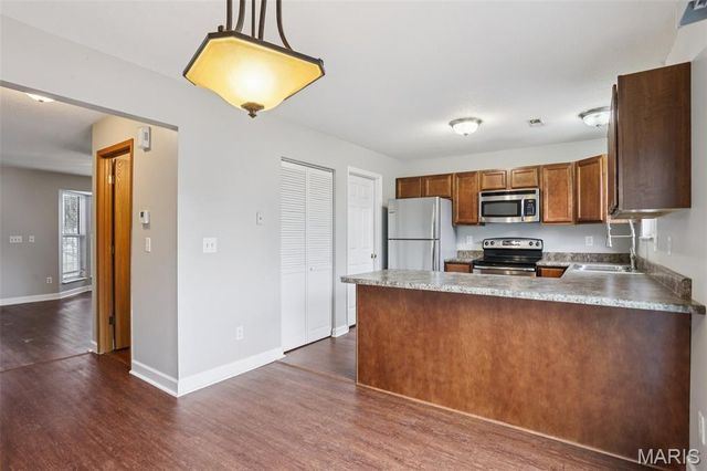 1361 Forest Creek Drive 3, St Peters, MO 63303