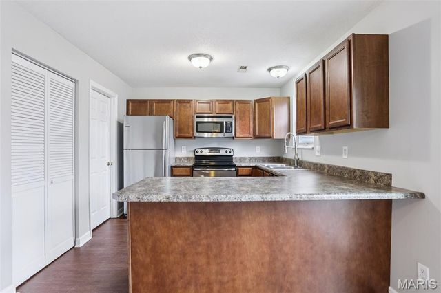 1361 Forest Creek Drive 3, St Peters, MO 63303