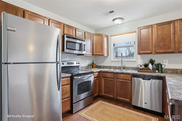 1361 Forest Creek Drive 3, St Peters, MO 63303