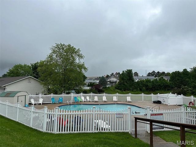 1361 Forest Creek Drive 3, St Peters, MO 63303