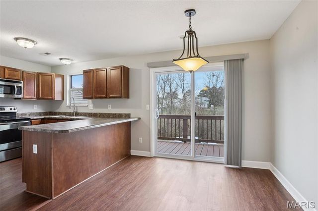 1361 Forest Creek Drive 3, St Peters, MO 63303