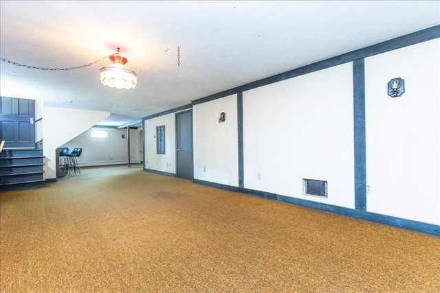 43 Ledgewood Dr, Danvers, MA 01923