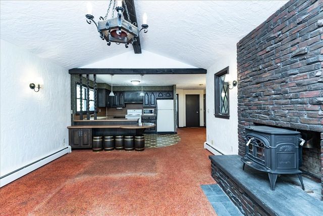 43 Ledgewood Dr, Danvers, MA 01923