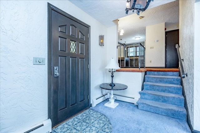 43 Ledgewood Dr, Danvers, MA 01923
