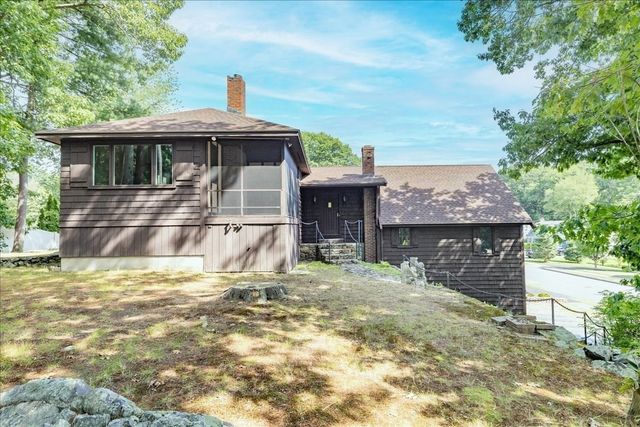 43 Ledgewood Dr, Danvers, MA 01923