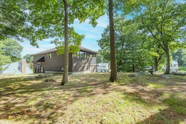 43 Ledgewood Dr, Danvers, MA 01923