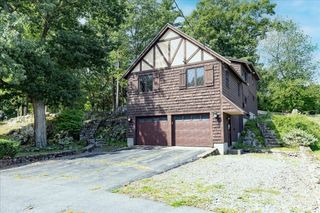 43 Ledgewood Dr, Danvers, MA 01923