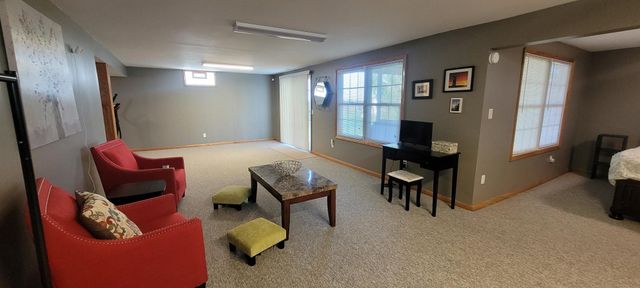 6605 MEADOWLAND Circle, Erie, PA 16509