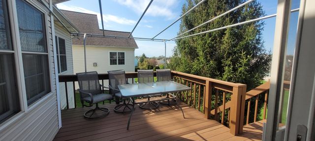 6605 MEADOWLAND Circle, Erie, PA 16509