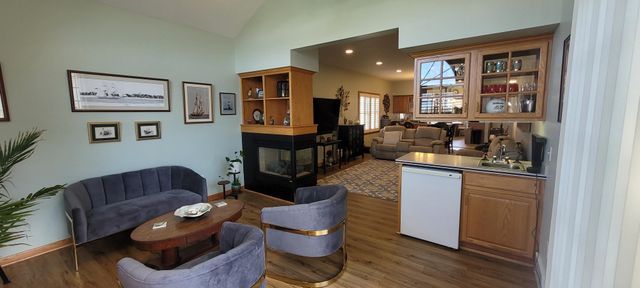 6605 MEADOWLAND Circle, Erie, PA 16509