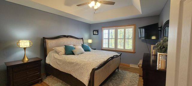 6605 MEADOWLAND Circle, Erie, PA 16509