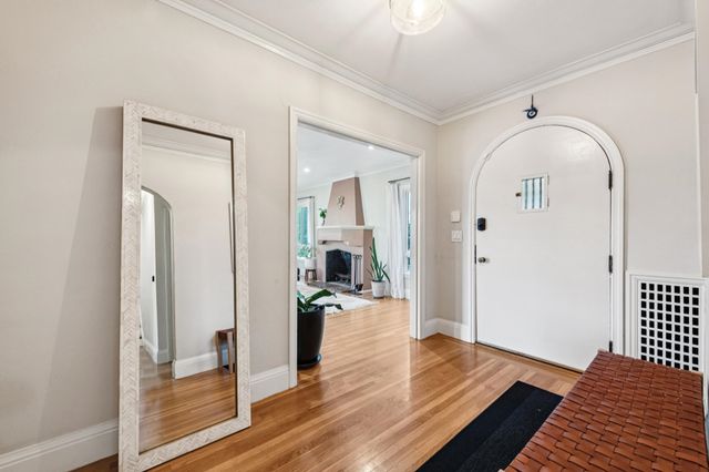 693 Vernon St, Oakland, CA 94610