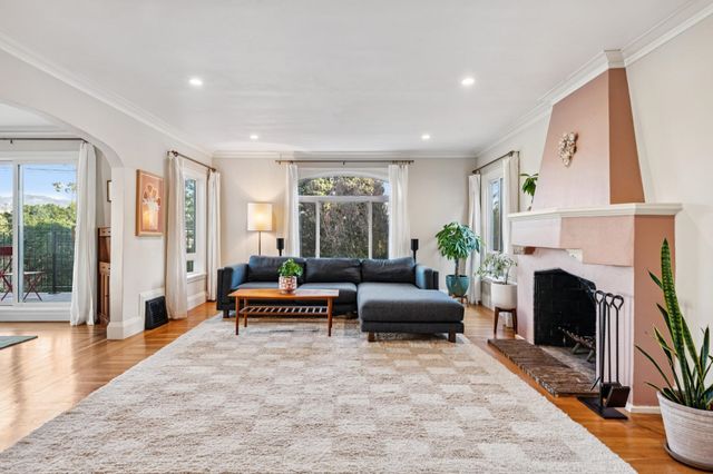 693 Vernon St, Oakland, CA 94610