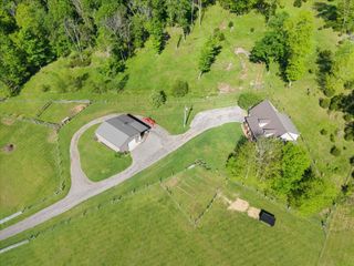 593 Gaulden Hollow Rd, Lafayette, TN 37083