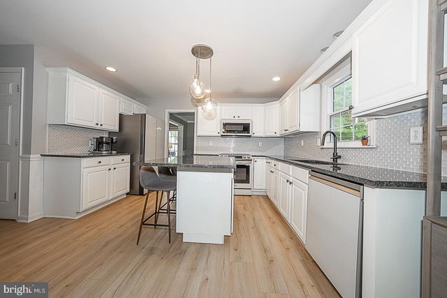 19 ONEIDA CT, Chester Springs, PA 19425