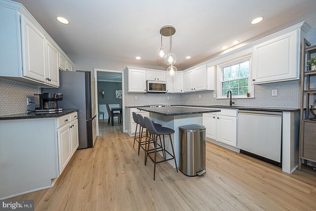 19 ONEIDA CT, Chester Springs, PA 19425