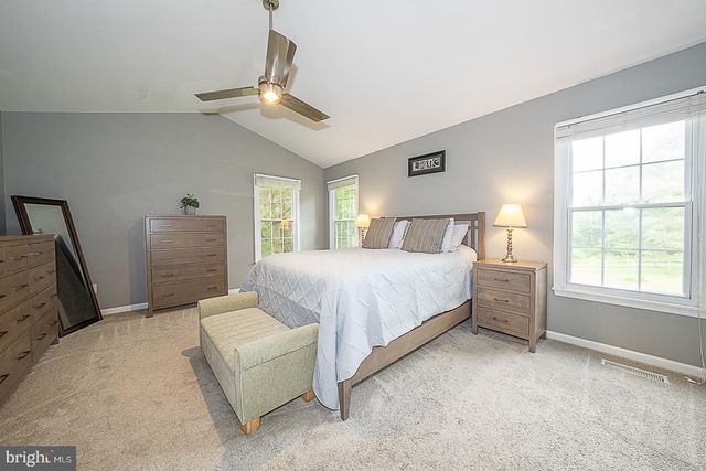 19 ONEIDA CT, Chester Springs, PA 19425