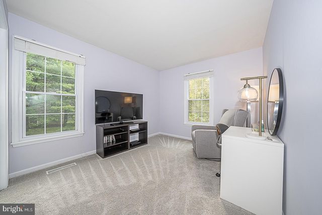 19 ONEIDA CT, Chester Springs, PA 19425