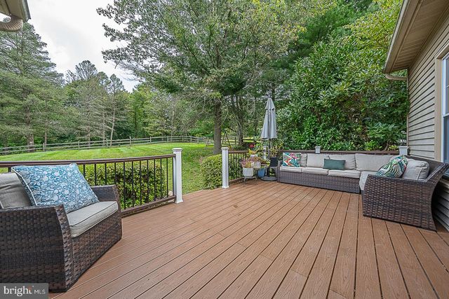 19 ONEIDA CT, Chester Springs, PA 19425