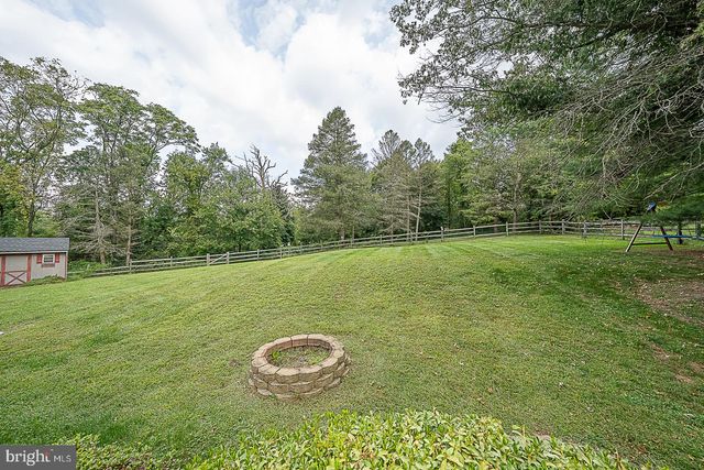19 ONEIDA CT, Chester Springs, PA 19425