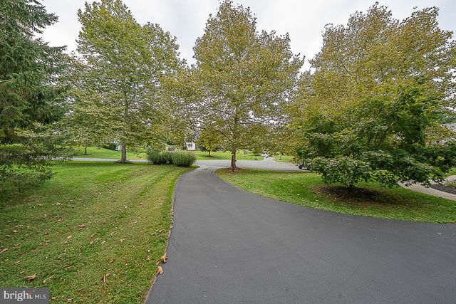 19 ONEIDA CT, Chester Springs, PA 19425