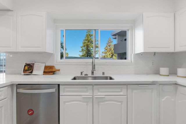 111 Wellesley Crescent 2N, Redwood City, CA 94062