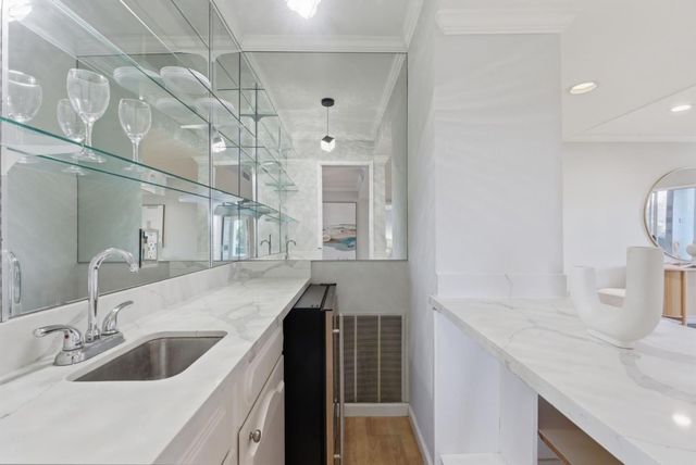 111 Wellesley Crescent 2N, Redwood City, CA 94062