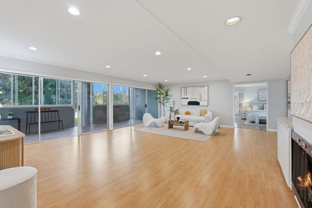 111 Wellesley Crescent 2N, Redwood City, CA 94062