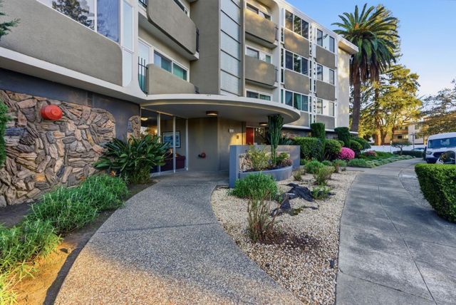 111 Wellesley Crescent 2N, Redwood City, CA 94062