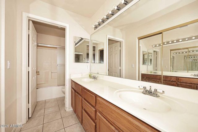 9235 W MICHELLE Drive, Peoria, AZ 85382