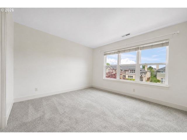 1421 Ne MARKET Dr, Fairview, OR 97024